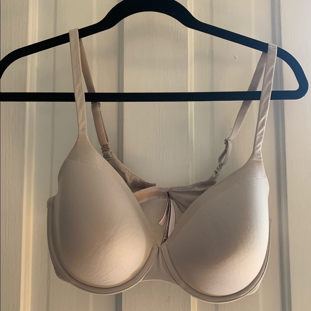Victoria’s Secret cream push up bra 34DD